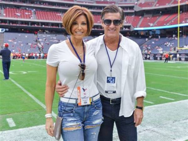 Who Is Youtube Star, Dominique Sachse? Wiki: Age, Husband, Salary, Wedding, Net Worth, Family
