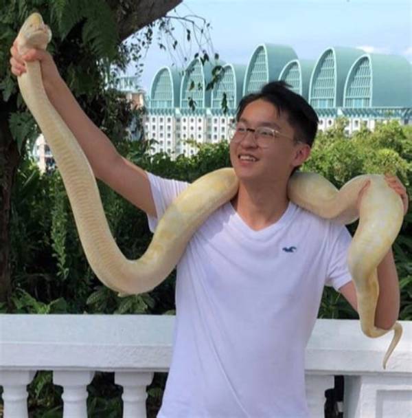 Zhong – Zhongni Zhu Height, Weight, Net Worth, Age, Birthday, Wikipedia, Who, Instagram, Biography